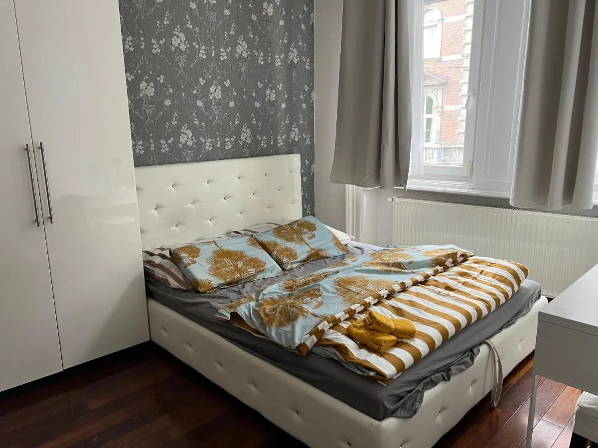 Tea Liu Apartment Будапешт